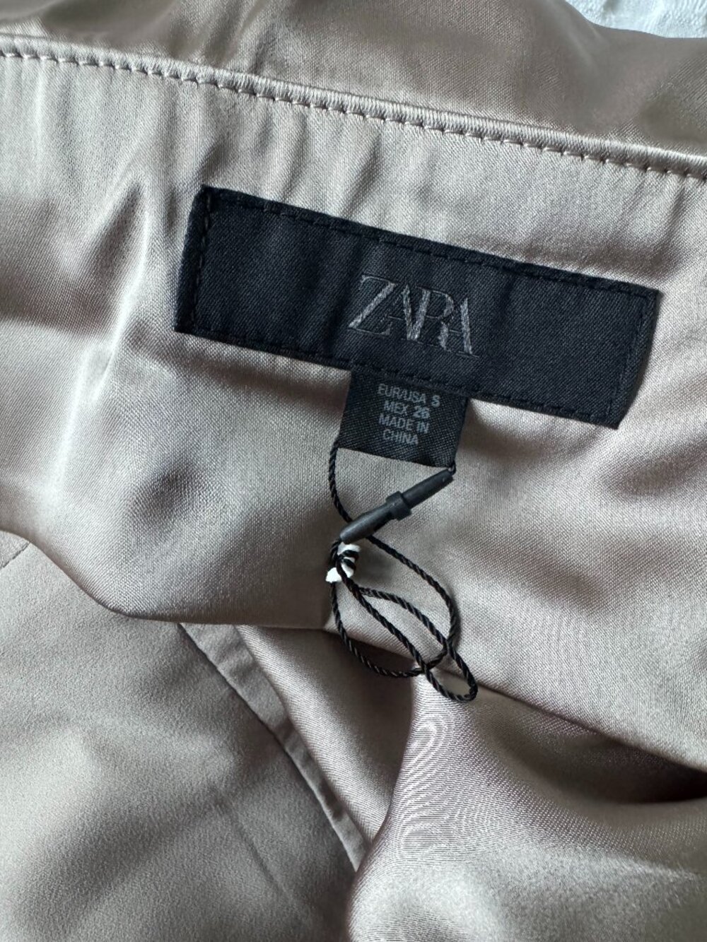 ✨ Zara Satin Bandeau Top in Taupe / Stone Size S New Without Tags ✨ - Picture 6 of 8